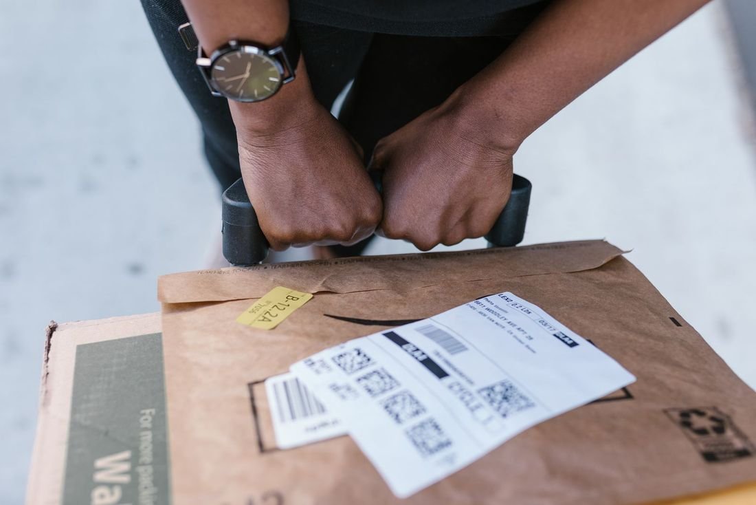 Paket kardus kecil siap kirim